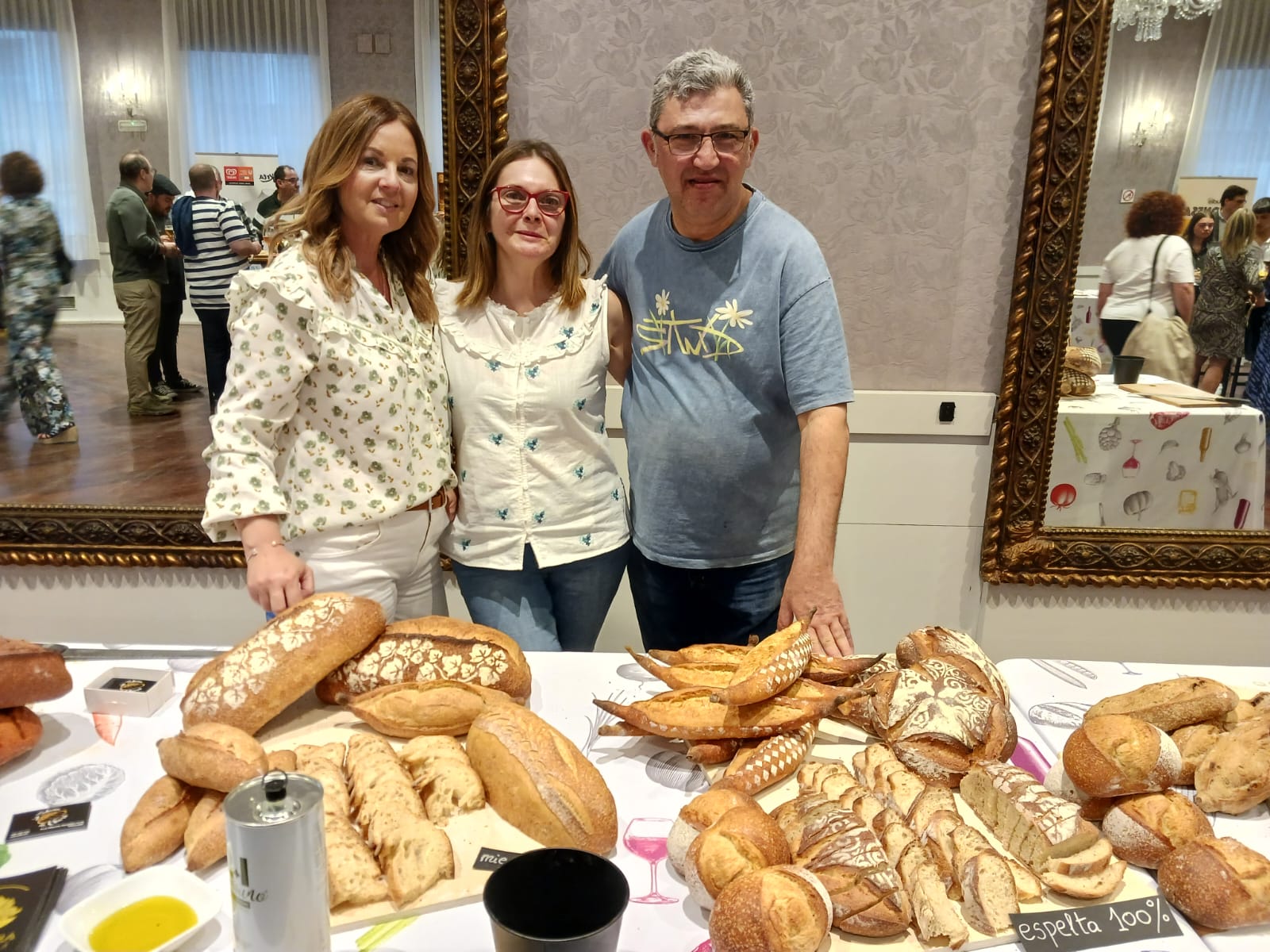 Los establecimientos ofrecieron productos de Alimentos de Valladolid durante el cóctel.