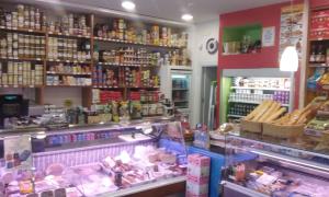 Tienda por dentro de Amalú Alimentación